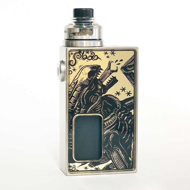 R3EJRQ-mirror-alien