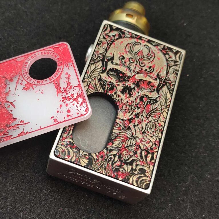 R3EJRQ-mirror-skull-roses